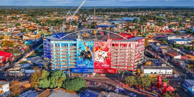 Governo do AM anuncia R$ 22 milhões para Festival de Parintins e obras na cidade