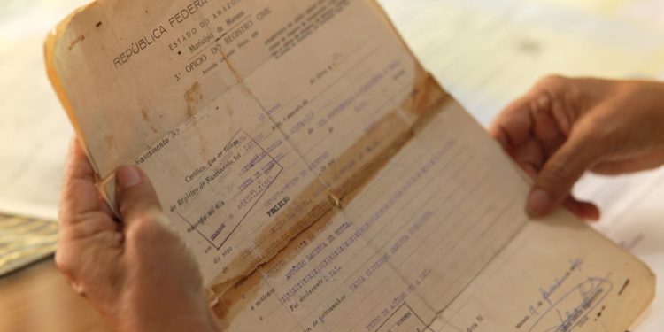 Pedidos para corrigir documentos disparam no Amazonas e chegam a quase 75 mil em um ano