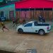VÍDEO: Boi foge durante transporte e persegue pessoas em cidade do Amazonas